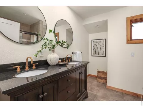 Bath - 1893 Colard Ln, Lyons, CO 80540 photo 2 of 7
