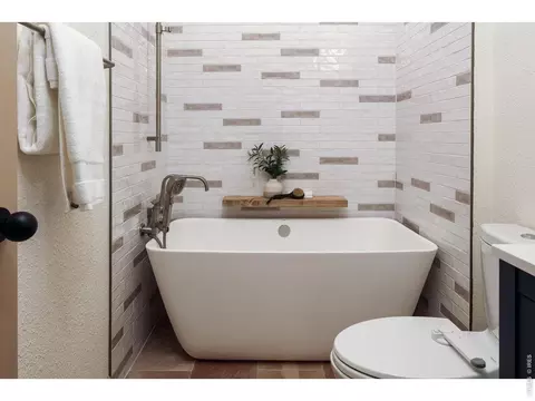 Bath - 1893 Colard Ln, Lyons, CO 80540 photo 6 of 7