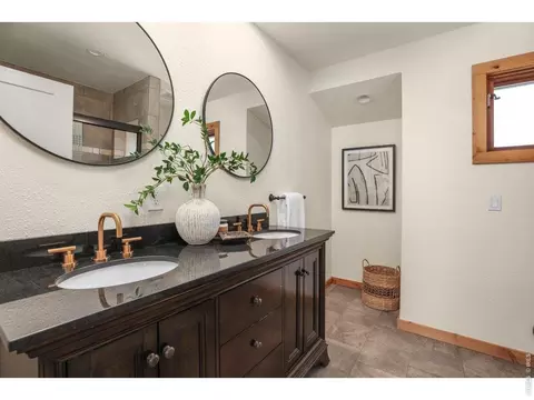 Bath - 1893 Colard Ln, Lyons, CO 80540 photo 2 of 7