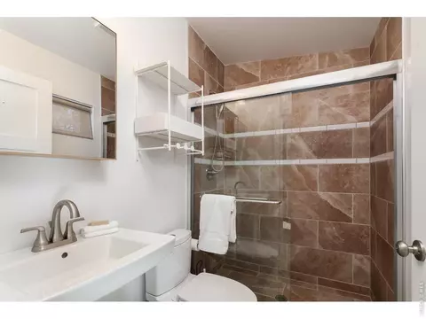 Bath - 1893 Colard Ln, Lyons, CO 80540 photo 7 of 7