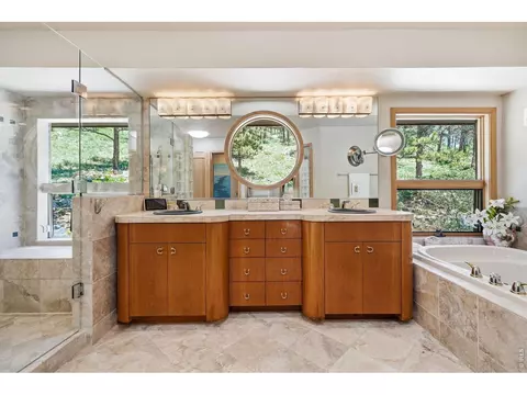 Bath - 2881 N Lakeridge Trl, Boulder, CO 80302 photo 1 of 3