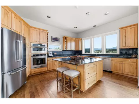 Kitchen - 814 Mountain View Dr, Lyons, CO 80540 photo 2 of 4