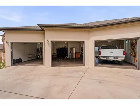 Exterior - 814 Mountain View Dr, Lyons, CO 80540 photo 11 of 12