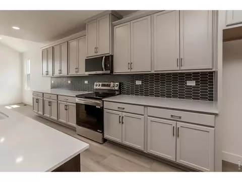 Kitchen - 780 Chatter Rd, Windsor, CO 80550 photo 7 of 11