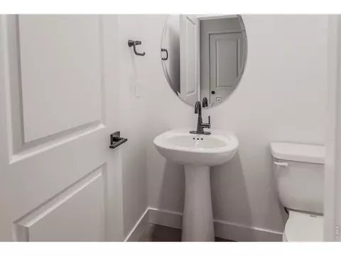 Bath - 780 Chatter Rd, Windsor, CO 80550 photo 3 of 5