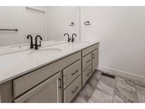 Bath - 780 Chatter Rd, Windsor, CO 80550 photo 4 of 5