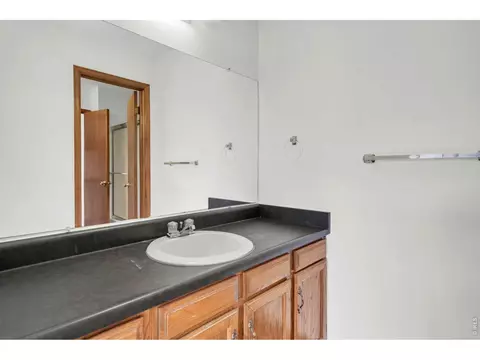 Bath - 4268 Corriente Pl, Boulder, CO 80301 photo 2 of 3