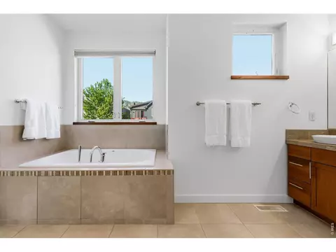 Bath - 5236 5th St, Boulder, CO 80304 photo 3 of 5