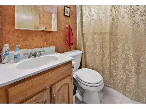 Bath - 735 38th St, Boulder, CO 80303 photo 1 of 1
