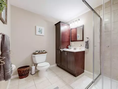 Bath - 10688 Echo St, Longmont, CO 80504 photo 7 of 7