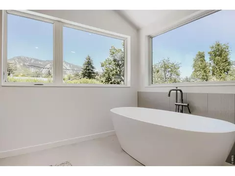 Bath - 1365 Georgetown Rd, Boulder, CO 80305 photo 5 of 7