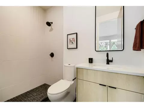 Bath - 1365 Georgetown Rd, Boulder, CO 80305 photo 1 of 7
