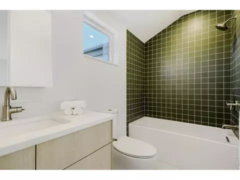 Bath - 1365 Georgetown Rd, Boulder, CO 80305 photo 7 of 7