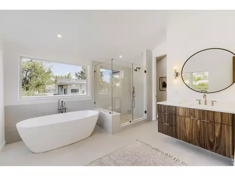 Bath - 1365 Georgetown Rd, Boulder, CO 80305 photo 3 of 7
