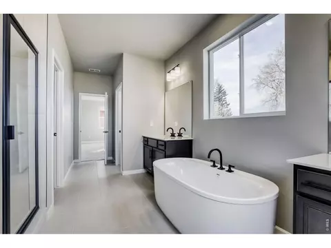 Bath - 662 Noola St, Windsor, CO 80550 photo 3 of 5