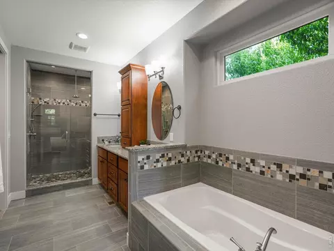 Bath - 1819 Seashell Ct, Windsor, CO 80550 photo 1 of 3