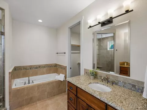 Bath - 1819 Seashell Ct, Windsor, CO 80550 photo 3 of 3