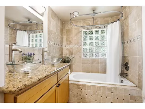 Bath - 3600 Cloverleaf Dr, Boulder, CO 80304 photo 1 of 2