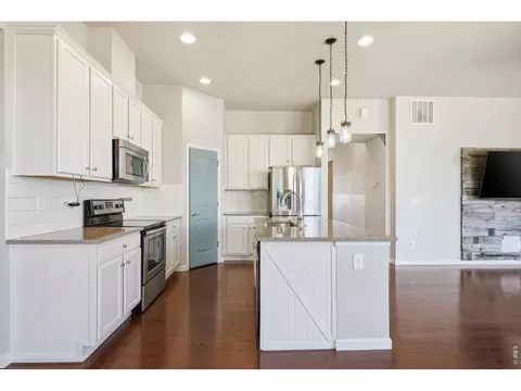 Kitchen - 882 Jenny Ln, Berthoud, CO 80513 photo 4 of 7