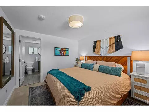 Bedroom - 3051 Grape St, Denver, CO 80207 photo 2 of 4