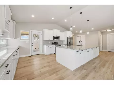 Kitchen - 5753 Pintail Way, Longmont, CO 80504 photo 3 of 3
