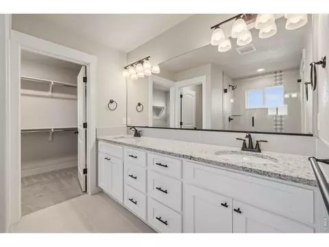 Bath - 5753 Pintail Way, Longmont, CO 80504 photo 1 of 2