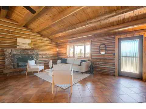 Living - 5308 Glen Dr, Berthoud, CO 80513 photo 2 of 5