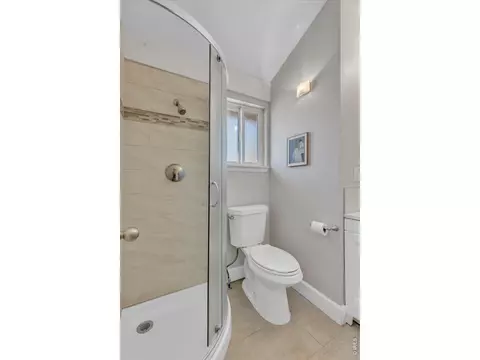 Bath - 1490 Chambers Dr, Boulder, CO 80305 photo 4 of 7