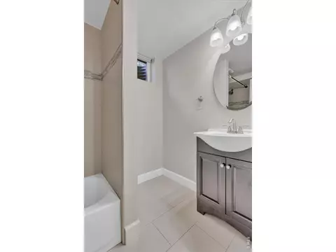 Bath - 1490 Chambers Dr, Boulder, CO 80305 photo 6 of 7