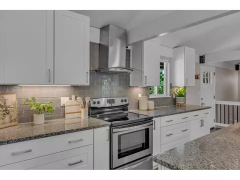 Kitchen - 1490 Chambers Dr, Boulder, CO 80305 photo 3 of 4