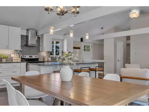 Dining - 1490 Chambers Dr, Boulder, CO 80305 photo 2 of 4