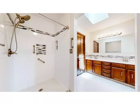 Bath - 2800 Pheasant Run, Berthoud, CO 80513 photo 4 of 4