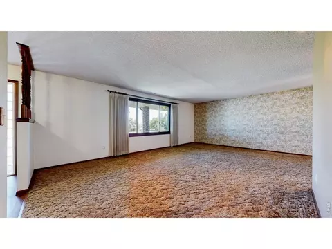 Living - 2800 Pheasant Run, Berthoud, CO 80513 photo 2 of 8