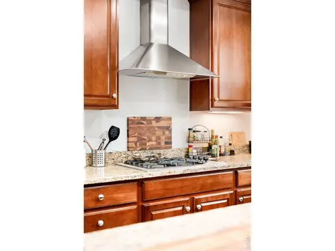 Kitchen - 9135 E 29th Pl, Denver, CO 80238 photo 5 of 6