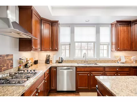 Kitchen - 9135 E 29th Pl, Denver, CO 80238 photo 2 of 6