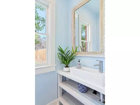 Bath - 2025 18th St, Boulder, CO 80302 photo 1 of 6