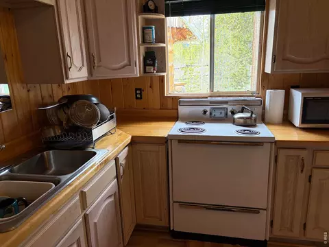 Kitchen - 25 Aspen Dr, Walden, CO 80480 photo 3 of 9