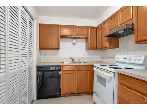 Kitchen - 218 E 8th Ave, Longmont, CO 80504 photo 1 of 1