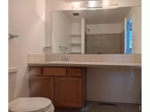 Bath - 218 E 8th Ave, Longmont, CO 80504 photo 4 of 4