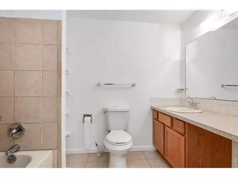 Bath - 218 E 8th Ave, Longmont, CO 80504 photo 3 of 4