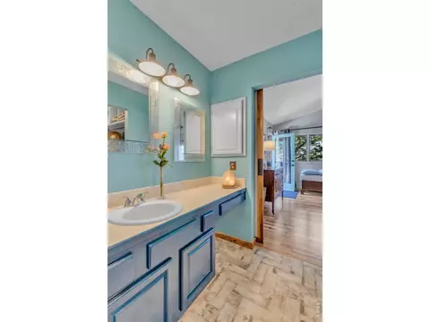 Bath - 8444 Stoneridge Ter, Boulder, CO 80302 photo 1 of 3