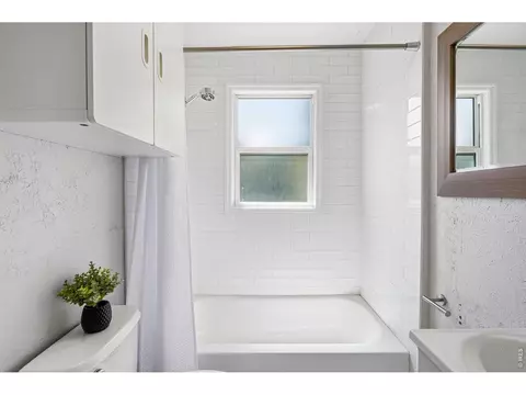 Bath - 511 E Baseline Rd, Lafayette, CO 80026 photo 1 of 2