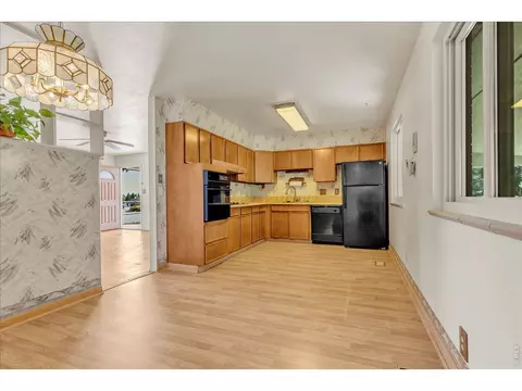 Kitchen - 925 Yale Rd, Boulder, CO 80305 photo 2 of 3