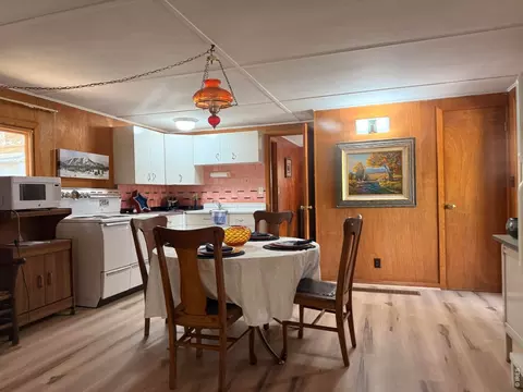 Dining - 438 Aspen Dr, Lyons, CO 80540 photo 1 of 2