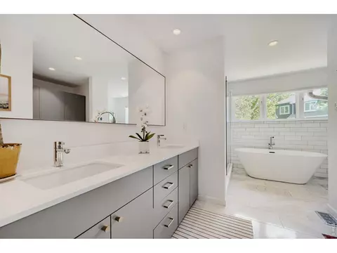 Bath - 1476 Periwinkle Dr, Boulder, CO 80304 photo 2 of 5