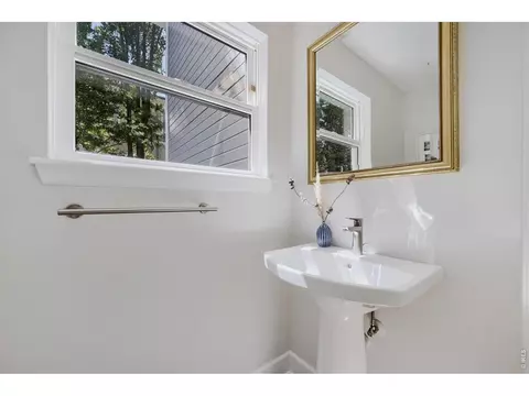 Bath - 1476 Periwinkle Dr, Boulder, CO 80304 photo 1 of 5