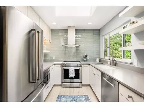 Kitchen - 1155 Wagonwheel Gap Rd, Boulder, CO 80302 photo 2 of 4