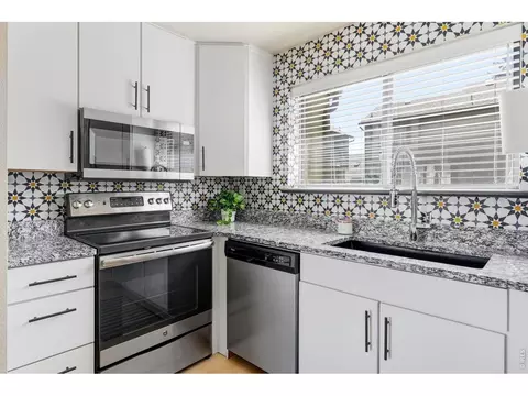 Kitchen - 3296 Cripple Creek Trl, Boulder, CO 80305 photo 2 of 3