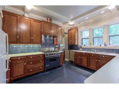 Kitchen - 604 Mapleton Ave, Boulder, CO 80304 photo 1 of 2