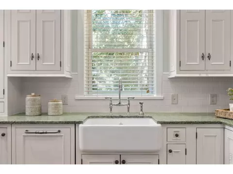 Kitchen - 497 Arapahoe Ave, Boulder, CO 80302 photo 3 of 4